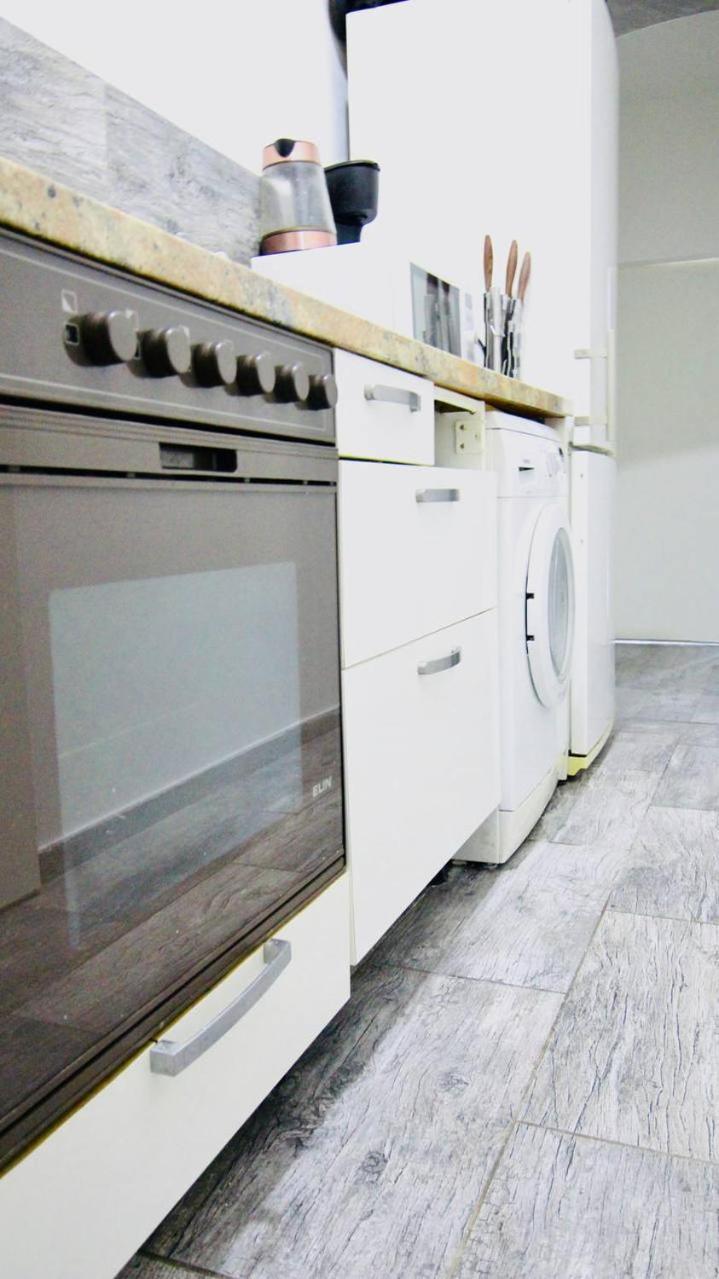 Family In Akh Area Apartament